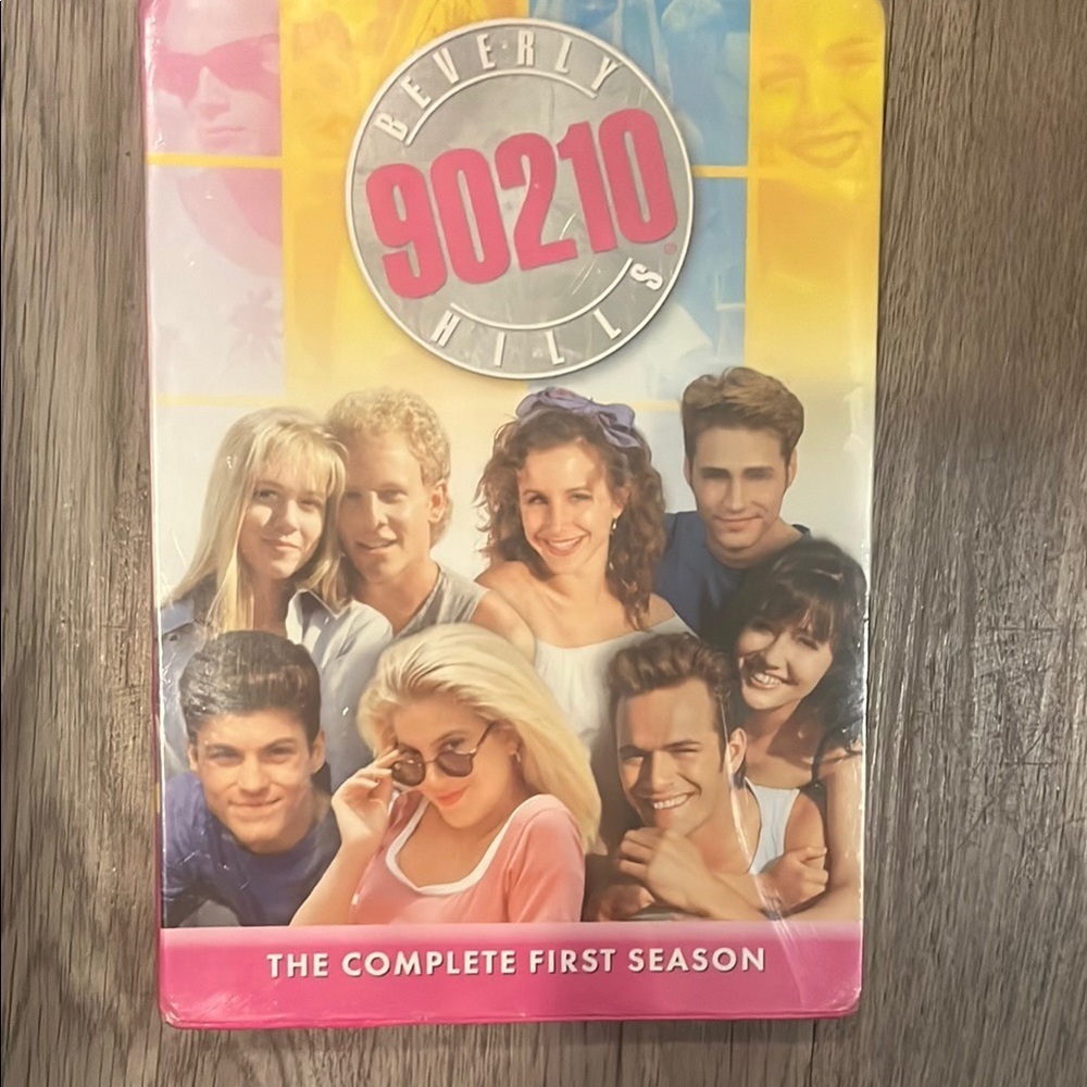 Beverly Hills 90210 Complete First Season DVD!
Sealed brand new - Picture 1 of 2